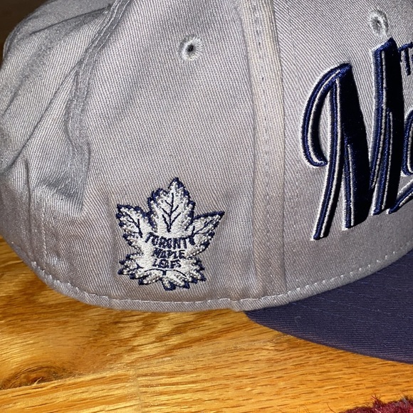 Vintage New Era SnapBack - Picture 3 of 3